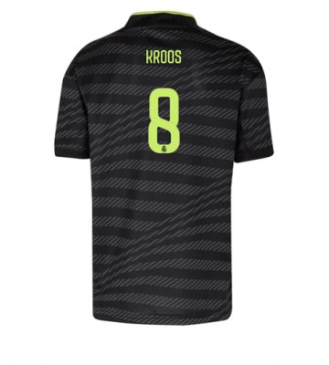 Real Madrid Toni Kroos #8 Tredjedrakt 2022-23 Kortermet